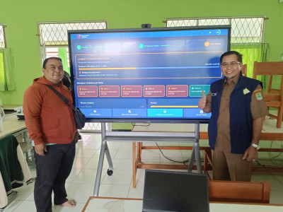 SMPN 8 KARAWANG BARAT MENDAPAT BANTUAN IFP 